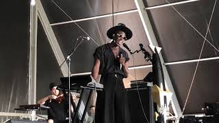 Moses Sumney -  Lonely World (live)