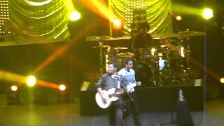 Duelo y Mane de la Parra- Un idiota como yo