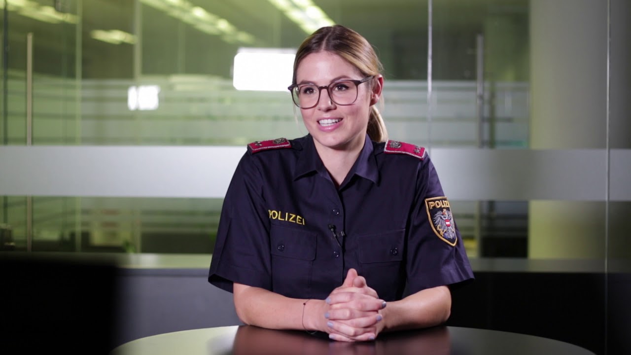 Die Streifenpolizistin