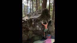 Video thumbnail de Balance of Opposites, V7. Yosemite Valley