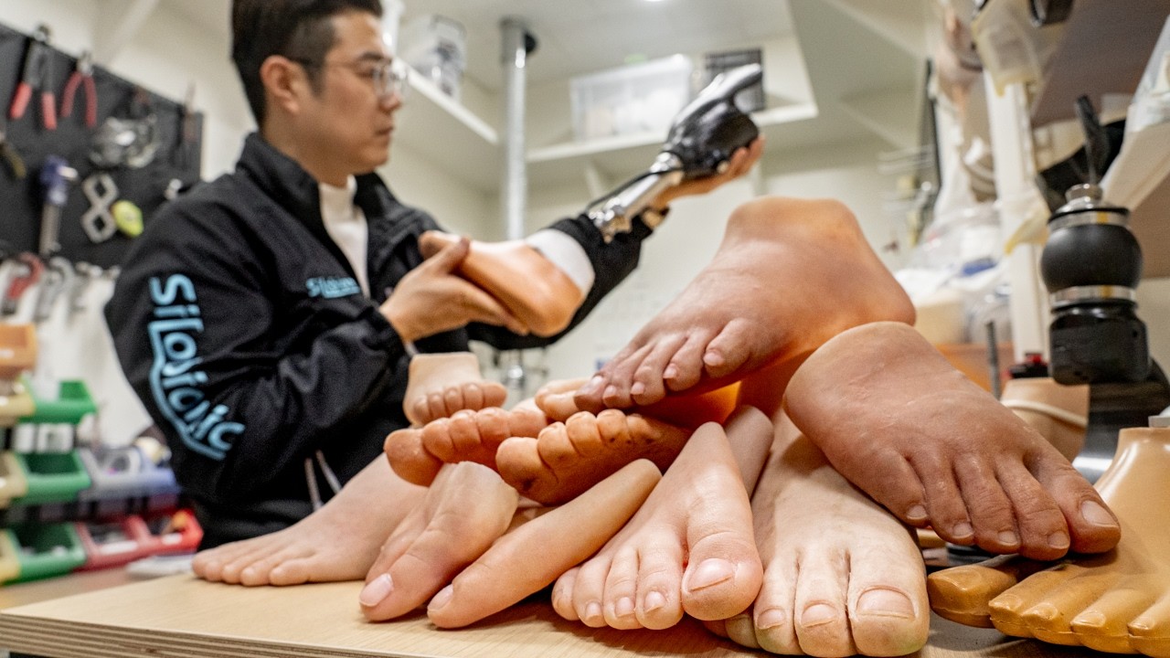 Process of Making $8000 Fake Leg and Feet for Legless People in Korea