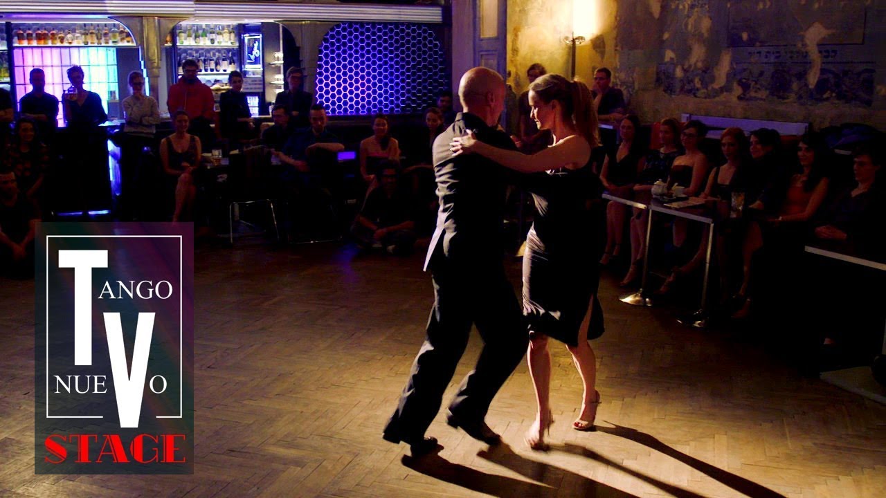 Zofia Gadomska i Piotr Kozołub - pokaz tanga w Hevre 3/3