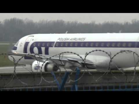 Miliony Polaków żyją w ubóstwie, a NIK krytykuje LOT