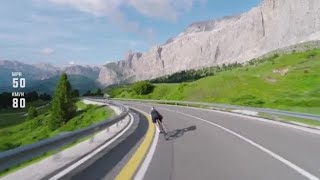 Sfreccia in bici a oltre 80 km orari sul Passo Sella: il video dell'influencer. «Un pericolo per ...