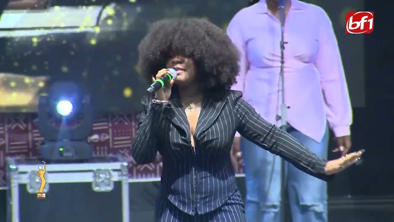 Revivez la prestation live d’Audrey sur son titre "Baba Wendé" à la finale des Women’s Clips Awards