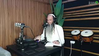 מדברים מרבי נחמן מברסלב   הצדיק שמוצא את הטוב שבכל אחד (הרב מאור קריו) - התמונה מוצגת ישירות מתוך אתר האינטרנט יוטיוב. זכויות היוצרים בתמונה שייכות ליוצרה. קישור קרדיט למקור התוכן נמצא בתוך דף הסרטון