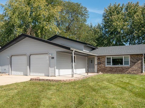 621 S Salem Drive, Schaumburg, IL, 60193