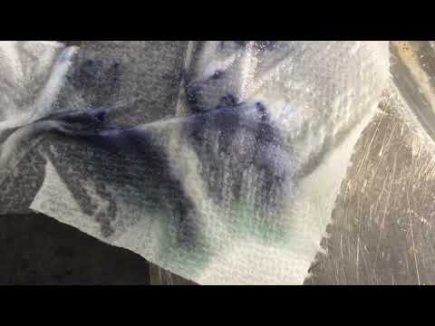 What happens when fineliner pen ink gets wet?