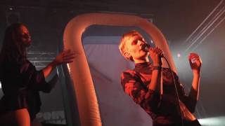 Jenny Hval "That Battle Is Over" Live