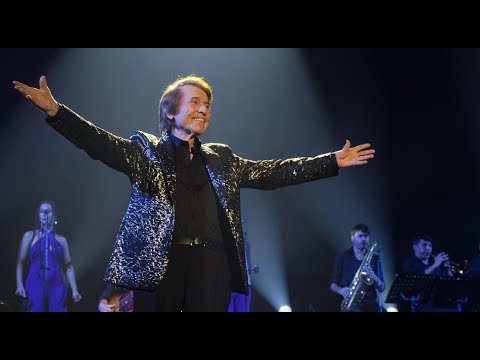 Raphael con "Victoria" en Gran Canaria Arena. 07.12.2023  (Рафаэль) viva-raphael.com