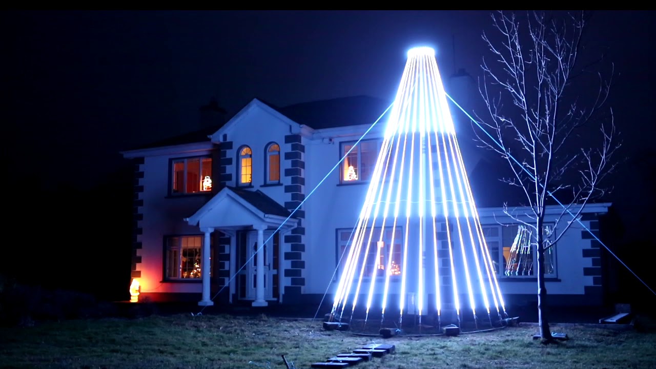 2400 Pixel Megatree (rather large Christmas decoration)