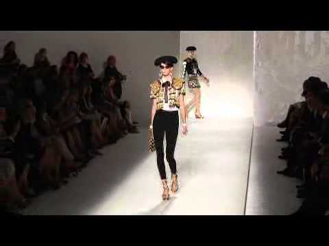 Moschino Spring-Summer/2012 ©Showbit.com