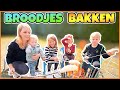 BROODJES BAKKEN BiJ HET KAMPVUUR OP ONZE CAMPiNG | Bellinga Vlog #2774