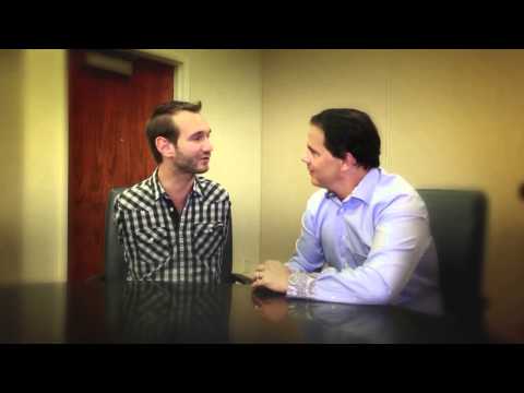 NO LIMITS: Special Guest Nick Vujicic Hijacks "A Minute With Maxwell"