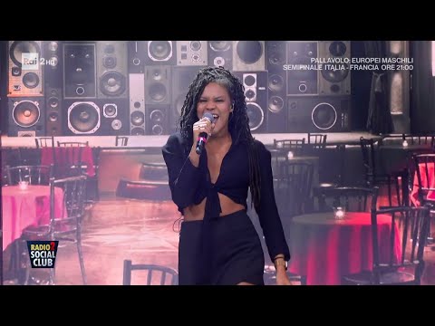 Frances con "Old Time Rock & Roll" - Radio2 Social Club 14/09/2023