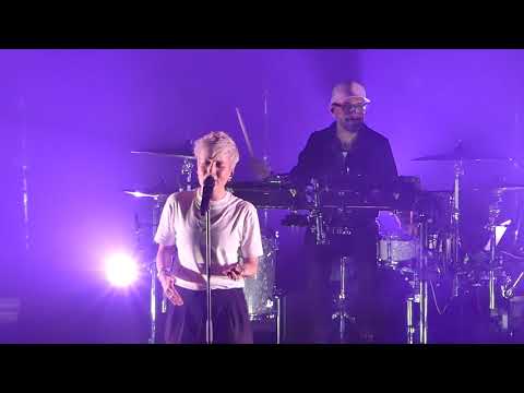 Jeanne Added - Both Sides - Trianon 30-10-2018