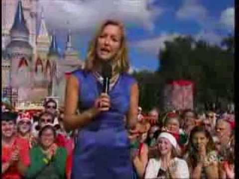 Disney Parks Christmas Day Parade 2013 8/11