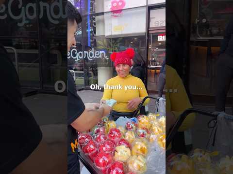 NK überraschte diese Dame mit ❤️