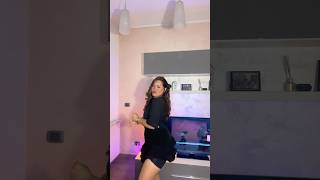 No puedo dejar de bailar este TREND!! 😳🔥 Ella conmigo andaba martillando 🔨