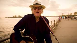 Steve Forbert - &quot;Fried Oysters&quot; (Music Video)