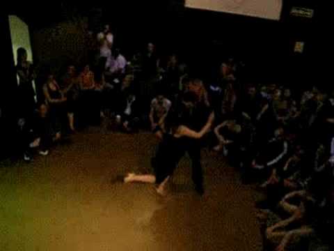  Milena Plebs  and  Demián García  are  dancing  to  the  tango  "  Farol  "