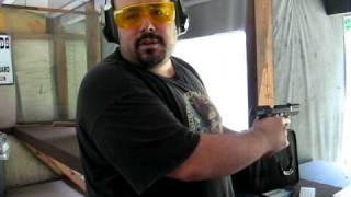 preview picture of video 'Firing Beretta M92FS at Easton PA Range'
