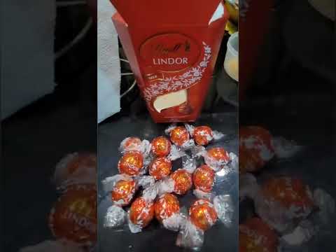 Lindt Lindor Milk Chocolate Leche#chocolate#milkchoco#lindt  #shorts#lindtchocolate #milk#lindor#sg