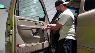 Door Panel Removal: 2003 - 2006 Chevy Silverado 1500 / 2500