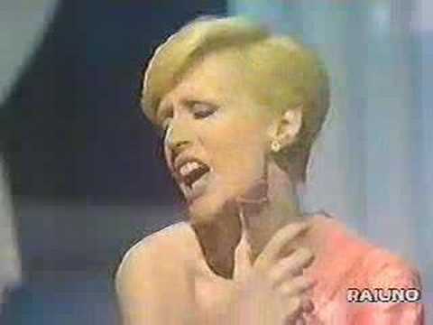 Loretta Goggi Dirtelo non dirtelo