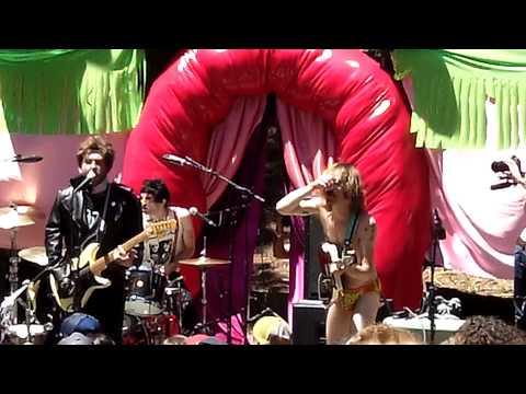 Sneaky Pinks - live at Mosswood Park, Oakland, 7/5/2015