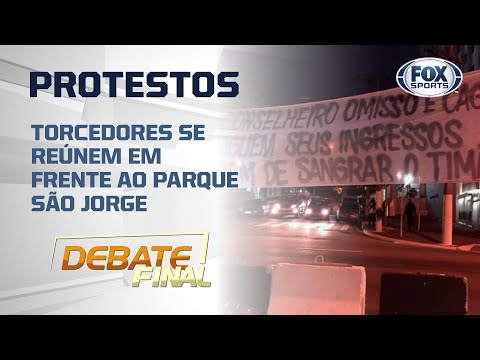 PROTESTOS NO CORINTHIANS; Torcedores se reúnem em frente ao Parque São Jorge