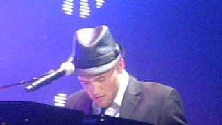Matt Giraud and Scott MacIntyre "Tell Her About It" Piano Duel Idols Live Tampa 7/28/09