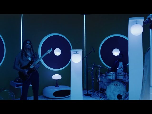 Video zu 'Lose Control' ansehen Video zu 'Lose Control' ansehen