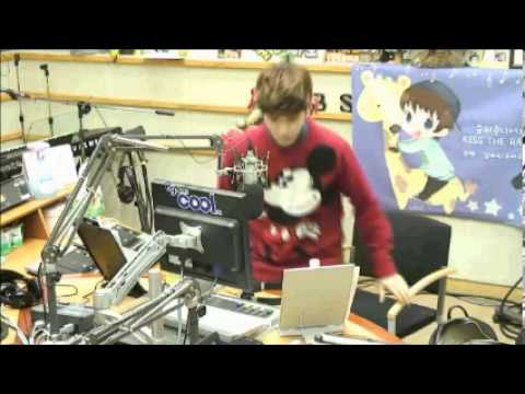 140103 Sukira Cut - Ryeowook DJ entering studio