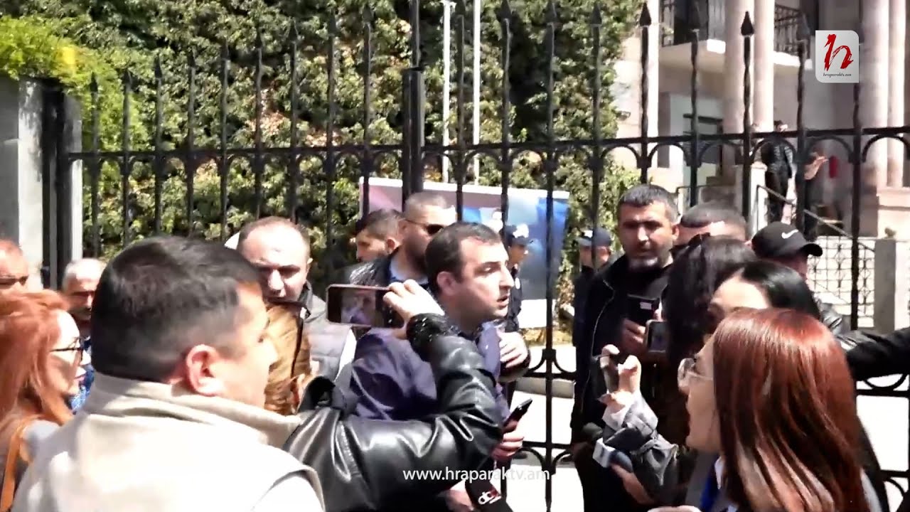 Սամվել Բաբայանի ցուցարարները հարձակվեցին լրագրողների վրա