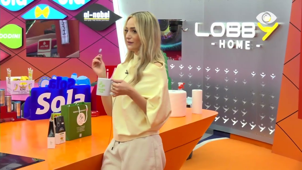 Selin ndan sekretin e rutinës së saj me çajin Mana Tea