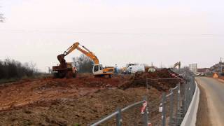 preview picture of video 'JUIGNÉ-SUR-SARTHE- Février 2013 - terrassements'