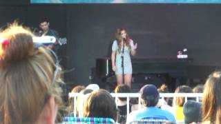 Jacquie Lee New Original Song Right Love Performed at Fresh In The Park