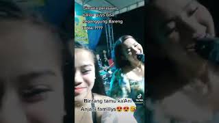 Download lagu Ani Anjani Famillys mp3