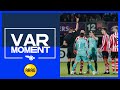 VAR | Elleboog Pleguezuelo bestraft met rode kaart