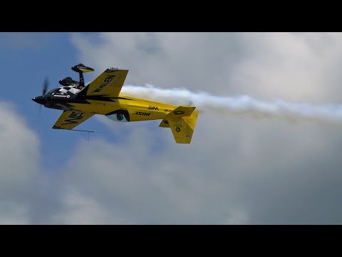 Mike Goulian Extra 330SC NY Intl Airshow 2023