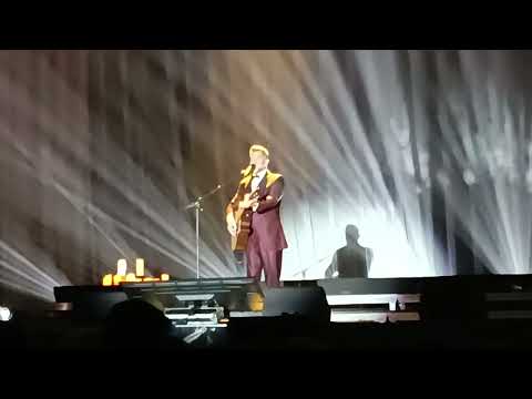Sébastien Izambard.- Easy on me (Adele) (Pamplona 03-12-25)