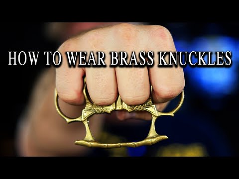 How to wear brass knuckles?