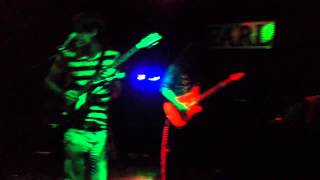 Deerhoof perform Oh Bummer at The Earl