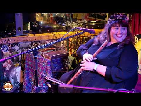 Snug Live Sessions - Rioghnach Connolly