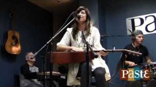 Nicole Atkins &quot;You Come to Me&quot; live at Paste