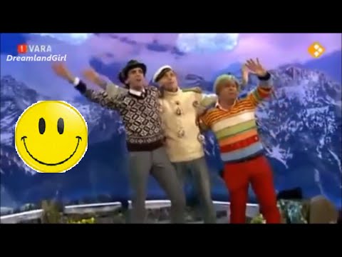 MIKA & Paul - DRESSING CODE + CRAZY CHRISTMAS MEDLEY (Funny moment | Eng Sub)