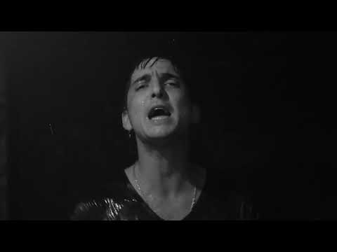 La Cápsula - Un Diluvio Cayó Sobre Mi (Official Video)