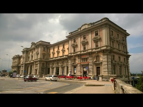 Annunci alla stazione di Cuneo