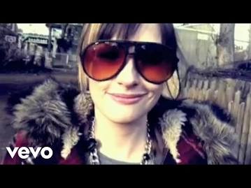 Kacey Musgraves - Merry Go 'Round (Official Music Video)